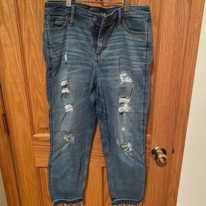 Hollister boyfriend high rise capris